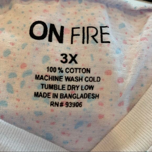 On Fire Lips Splatter Paint Ruched Side Tee Size 3X - Picture 6 of 10
